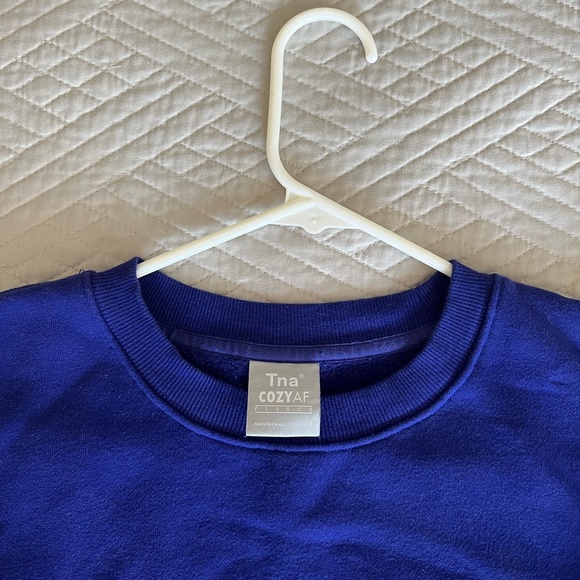 TNA Cozy - Purple Fleece Cropped Crewneck - US SM - Picture 5 of 14